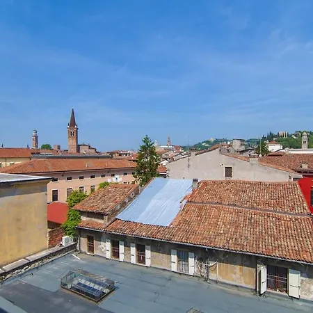 - Castel San Pietro شقة *